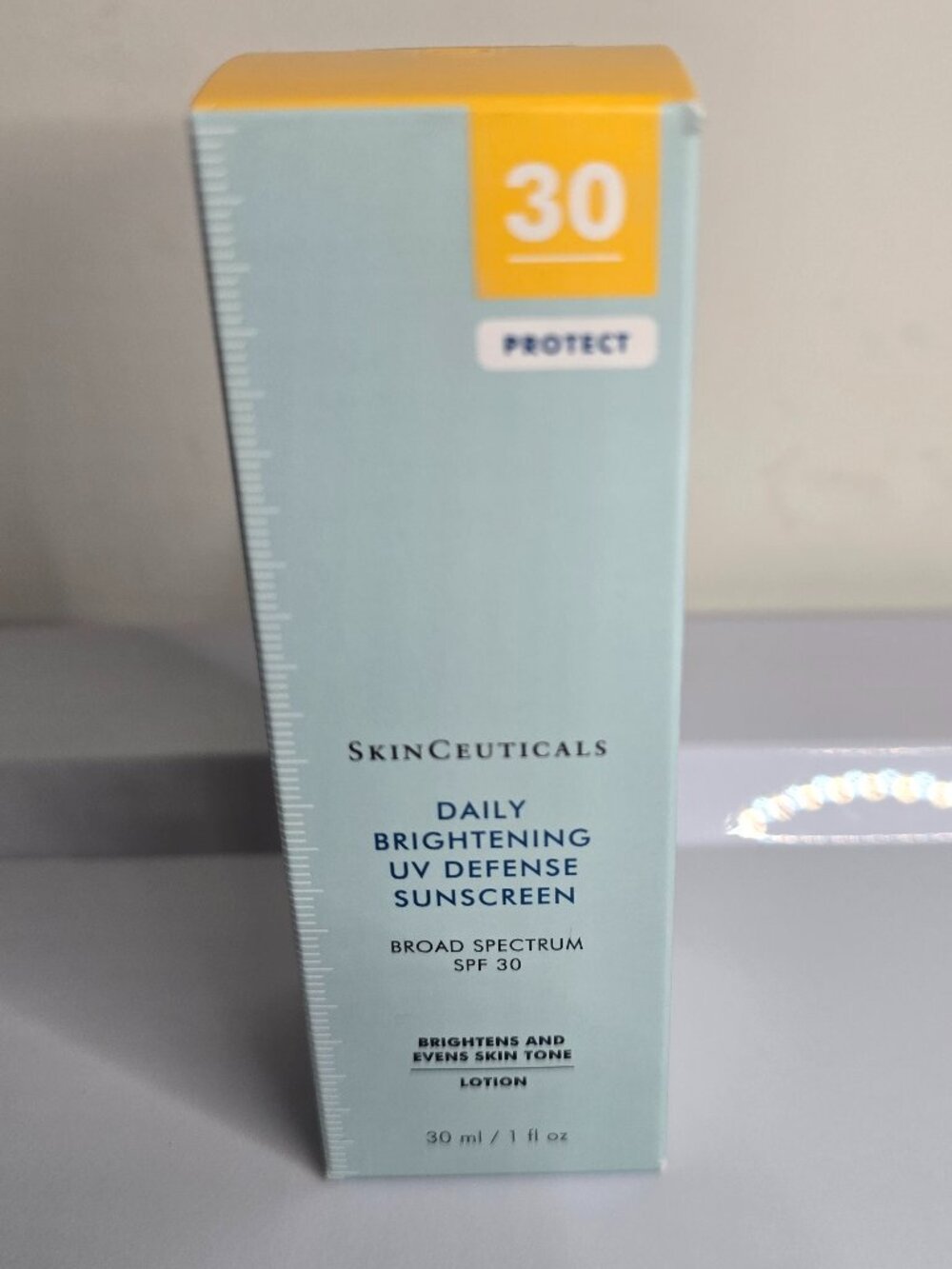 SkinCeuticals Daily Brightening UV Defense Sunscreen SPF 30 - 30ml - 1 fl oz - Picture 2 of 5